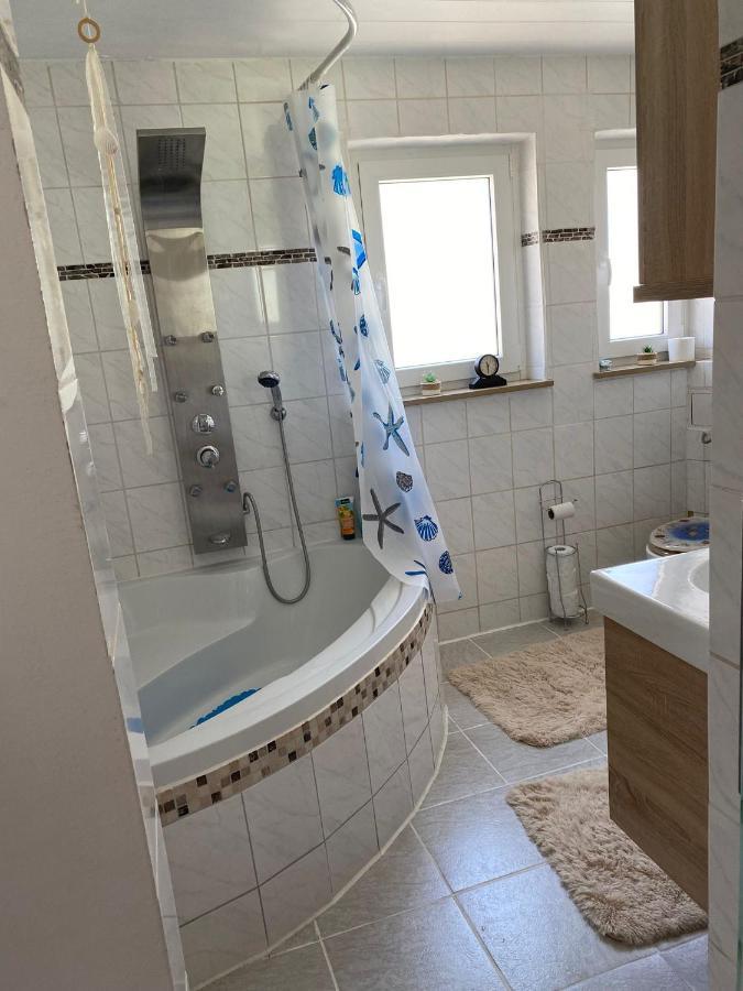 Ferienwohnung Zur Roni Treuchtlingen Bagian luar foto
